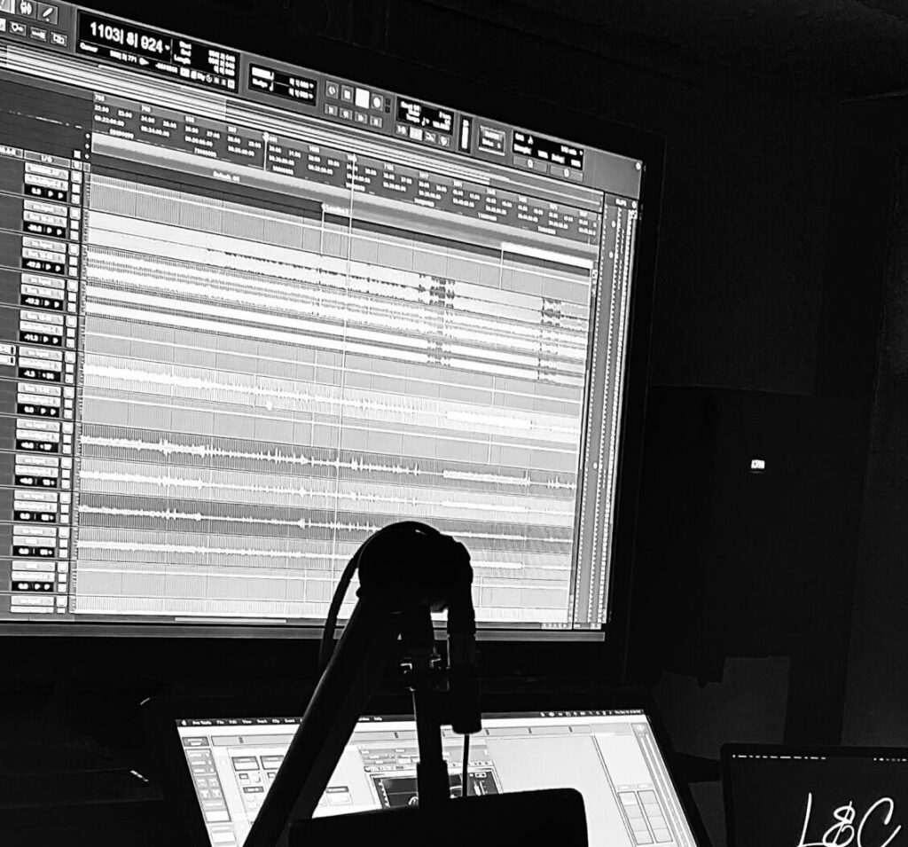 Linden & Coolidge, Recording Studio, Worcester MA, Drum Room, Drum Recording, Vocal Recording, Linden & Coolidge, Recording Studio, Worcester MA, Drum Room, Drum Recording, Vocal Recording, Mixing Engineer, Capital Gain, Futures, Options Trading, Futures, SPY, SPX, ES, NQ, NASDAQ